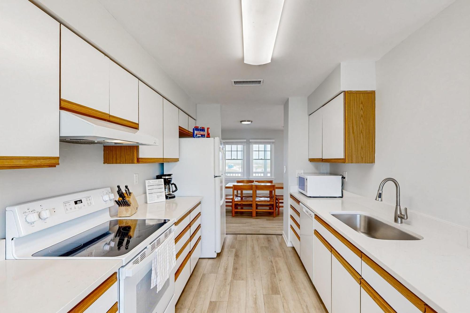 Clownfish & Cobia Buxton Room photo
