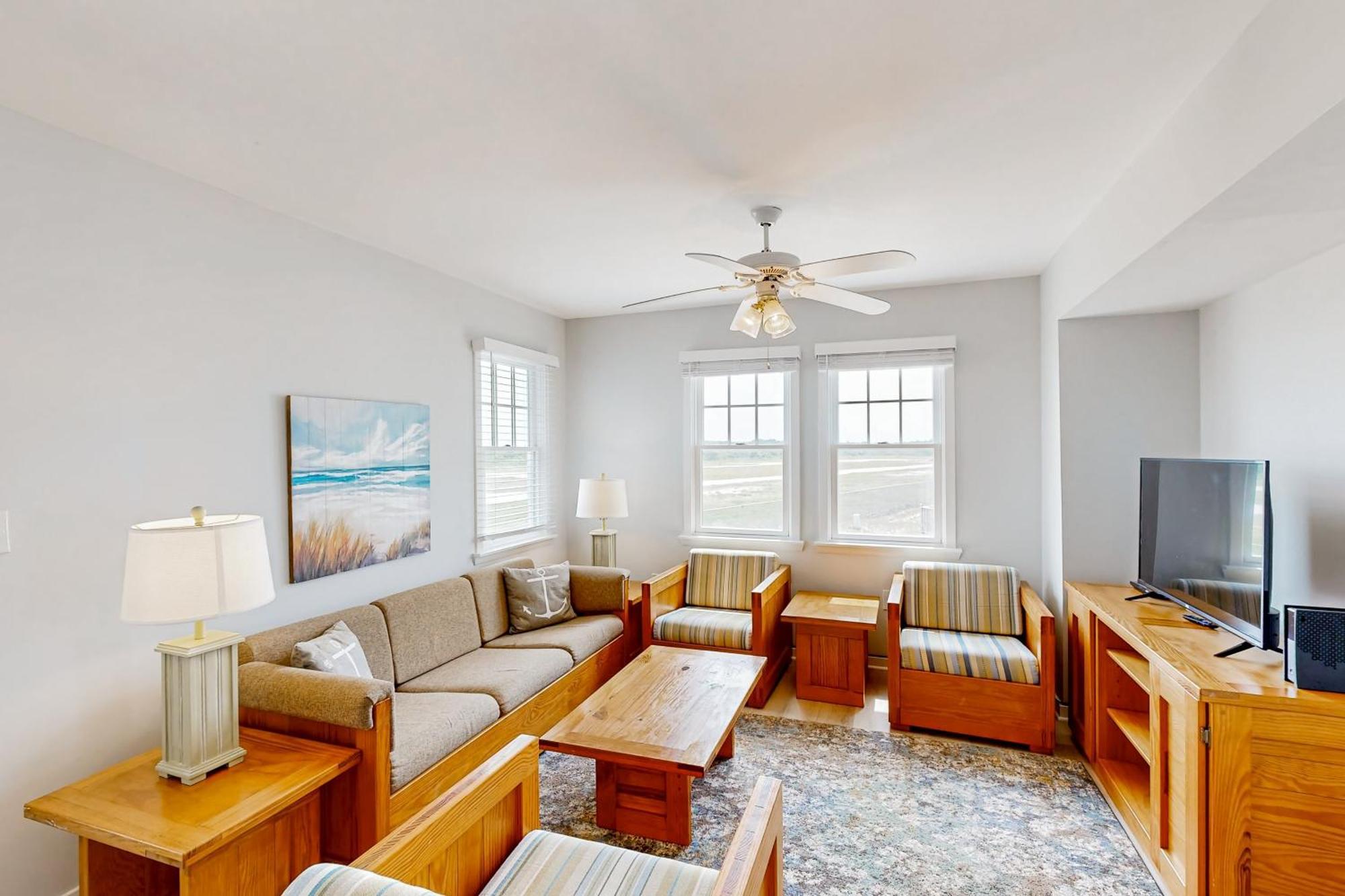Clownfish & Cobia Buxton Room photo